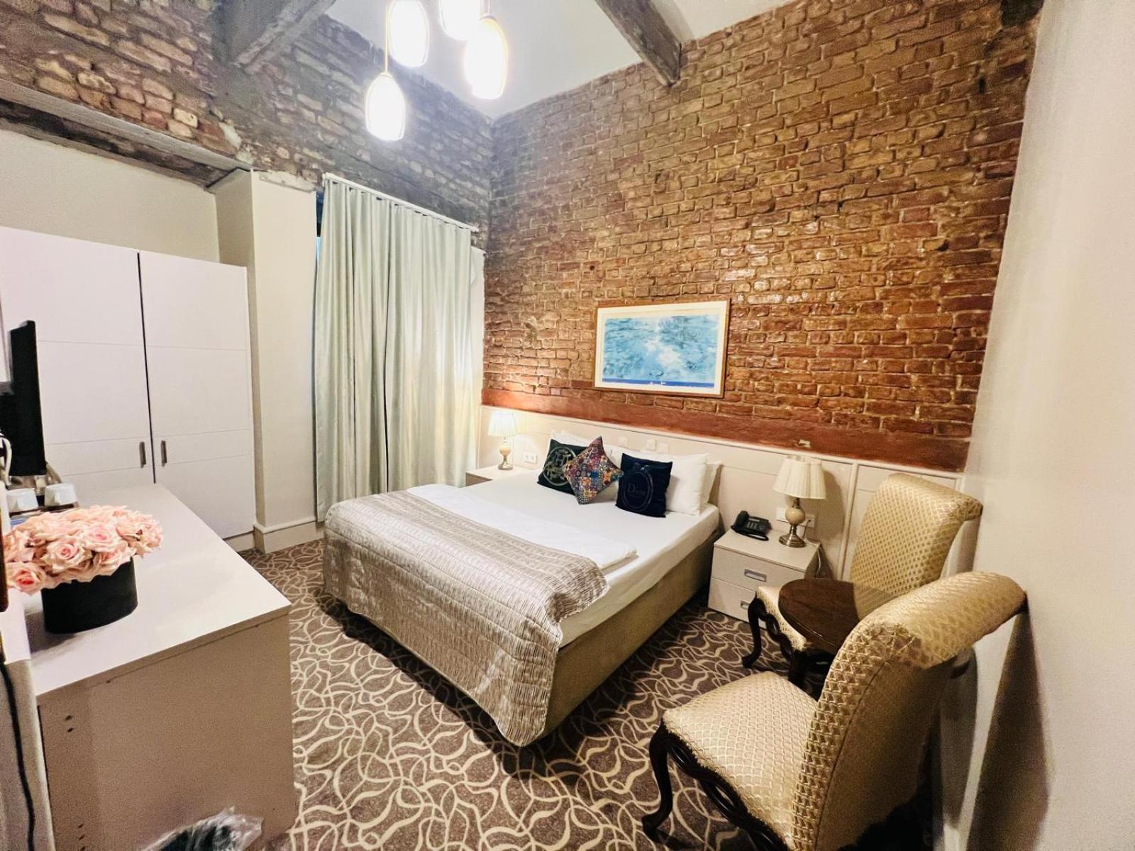 Aria Palace Taksim 3*